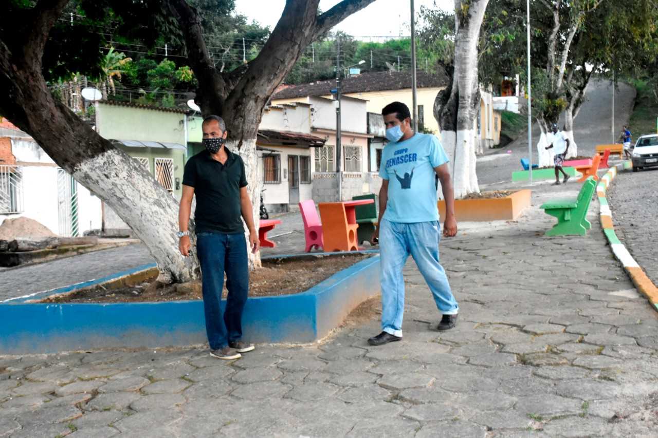 Camacã: Nova praça construída em Leoventura chama atenção dos moradores
